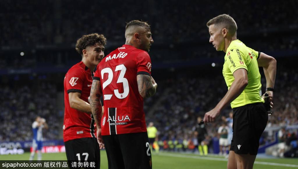 E球场的不, 场比赛给予, 人队的未来