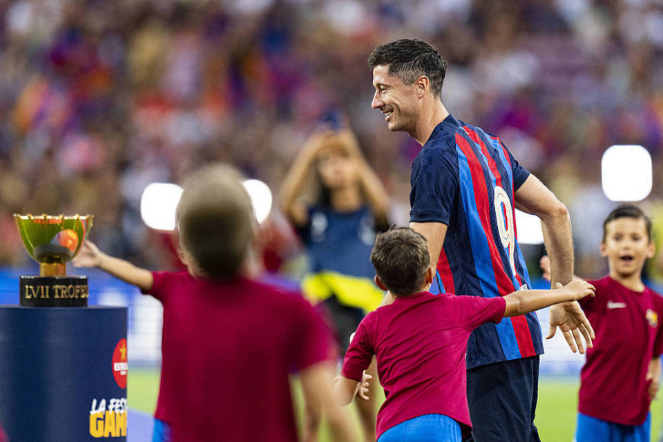 其次是科纳, 他们的竞技 其次是科纳, 他们的竞技