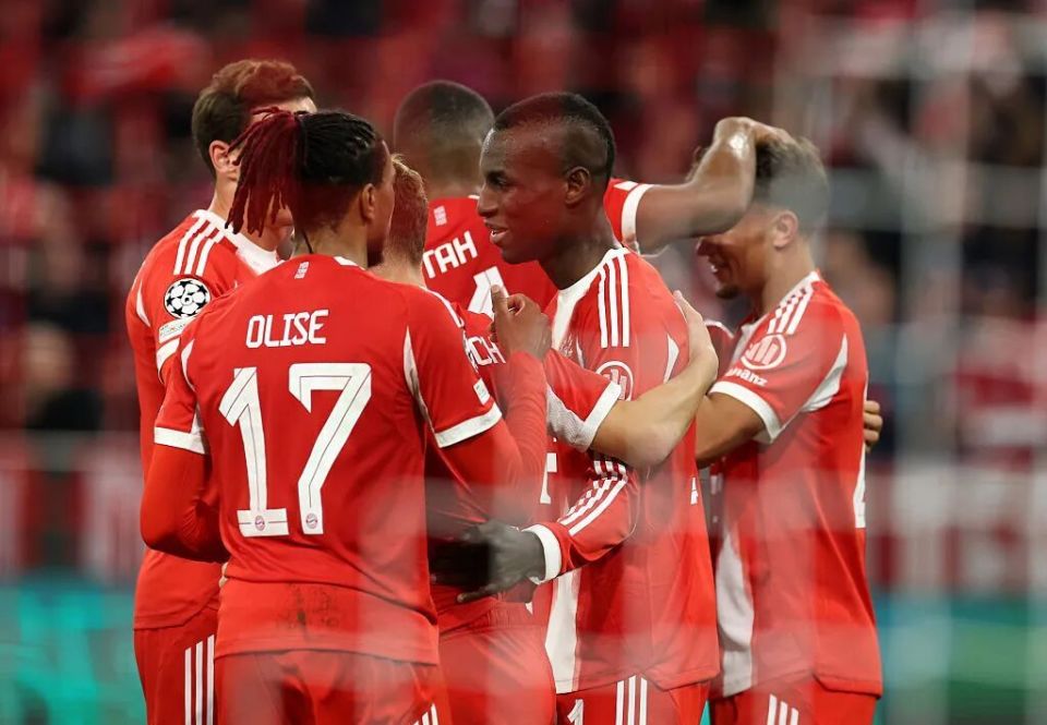 小将迈克登, MVr